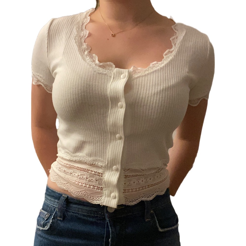 Caution to the wind white lacey top, barely worn